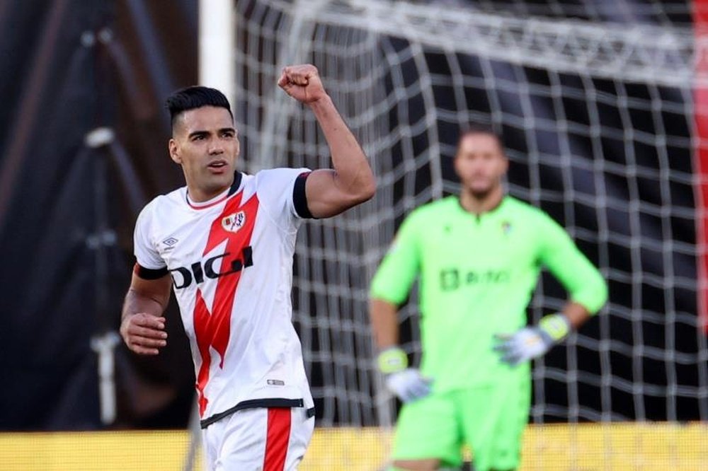 Falcao, a la altura de Diego Costa en el Rayo. EFE/Juanjo Martín