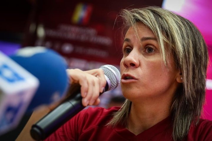 La seleccionadora de Venezuela respaldó las denuncias por abuso sexual