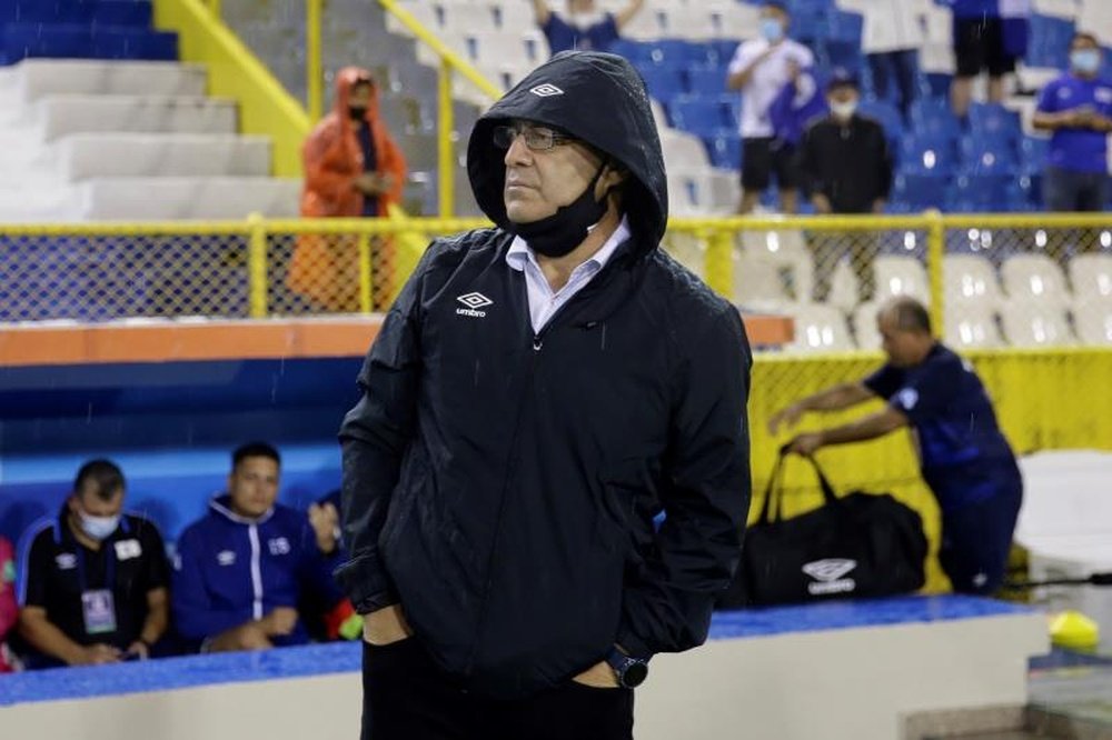 Hugo Pérez admitió la superioridad del rival. EFE