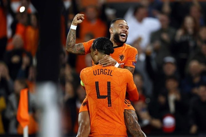 Memphis lidera una goleada anaranjada contra Gibraltar