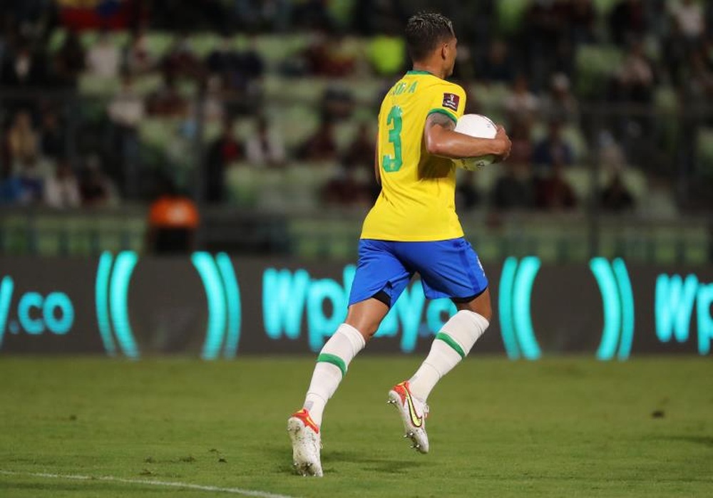 Thiago Silva salió en defensa de Neymar. EFE