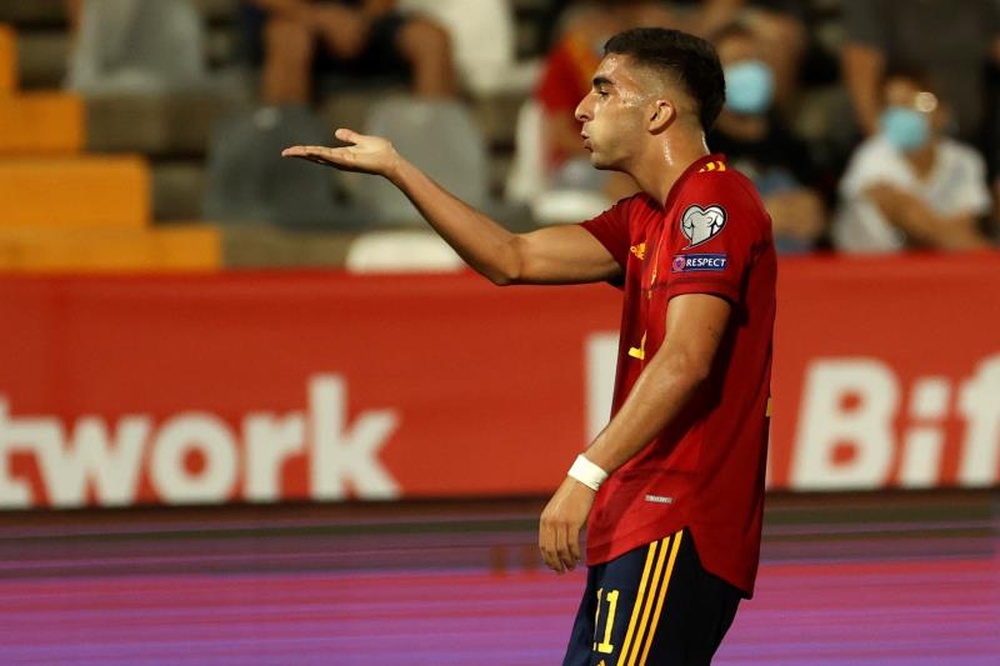 Ferran Torres es un ejemplo para los jóvenes valencianistas. EFE