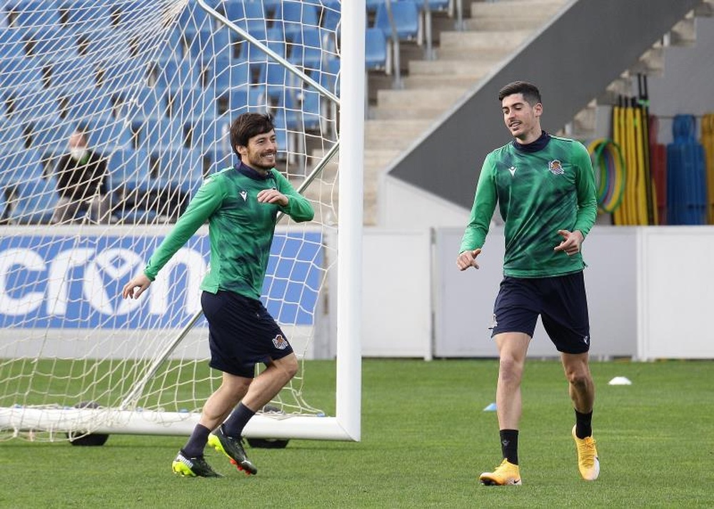 La Real recupera la sonrisa con Silva. EFE