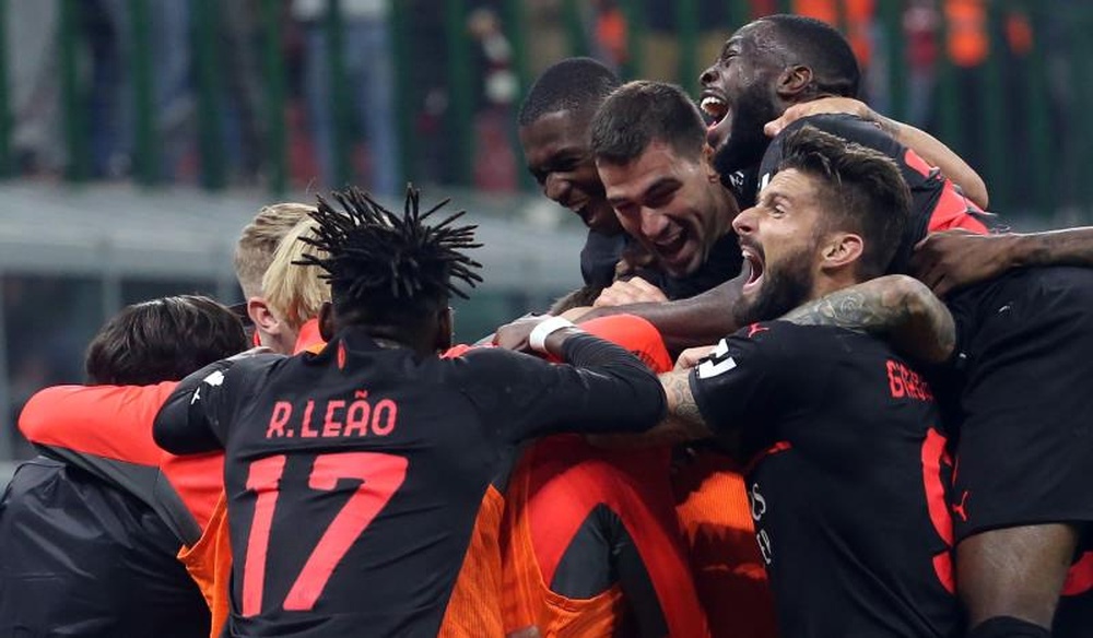 Remontada 'made in Castillejo' para dormir en la cima. EFE