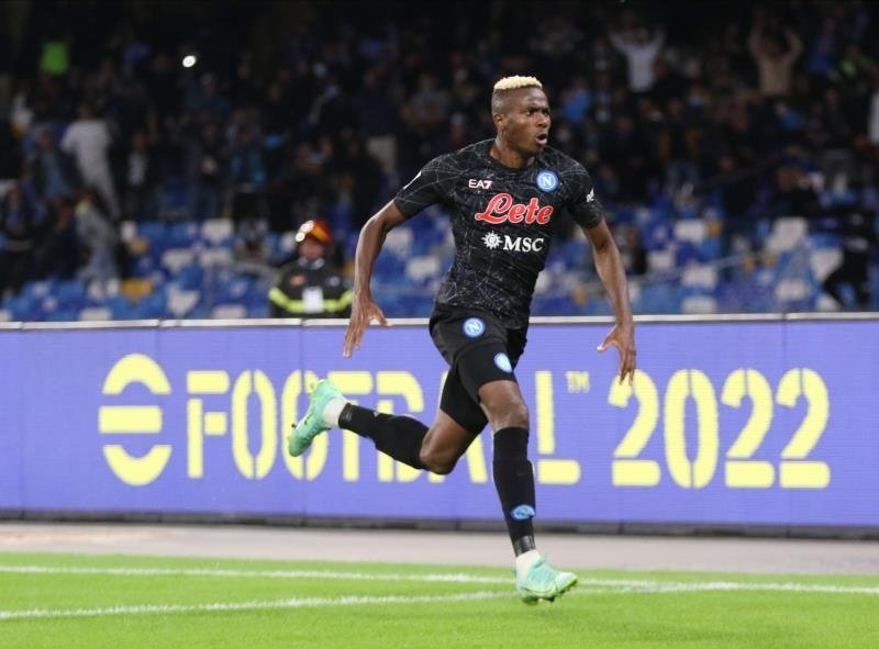 El Nápoles aguanta el envite de un Milan renacido
