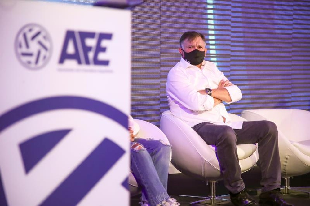Camacho opinó sobre el Mundial cada dos años. EFE