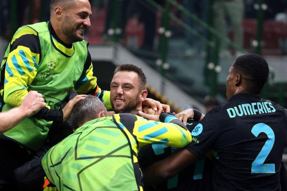 El Inter venció 3-1 al Sheriff. EFE