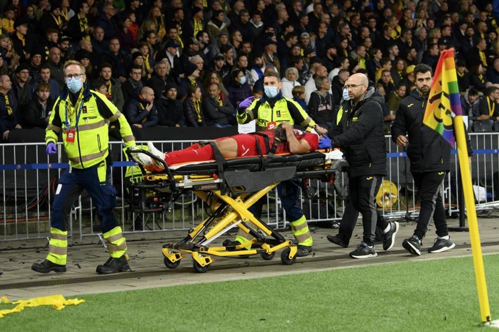 Albiol se recuperó tras perder el conocimiento. EFE