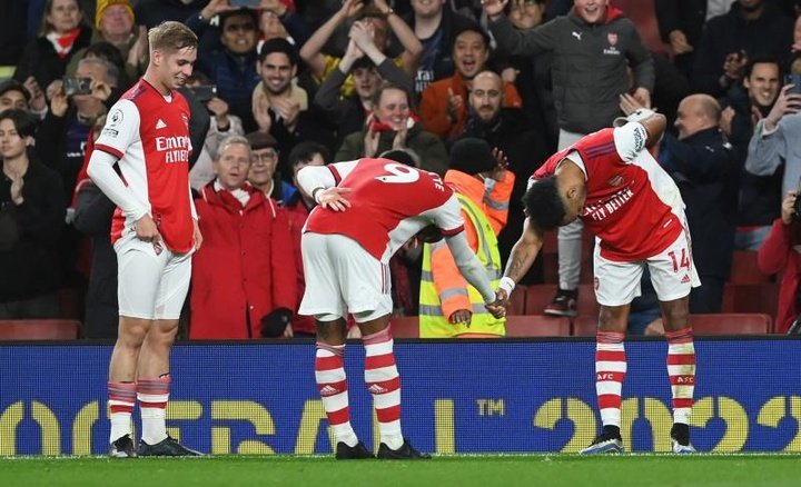 El Emirates devuelve la sonrisa al Arsenal