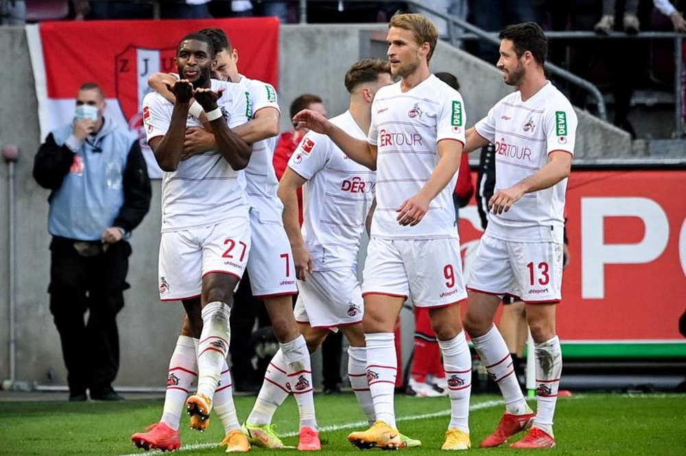 El Köln y el Bayer Leverkusen empataron a dos. EFE