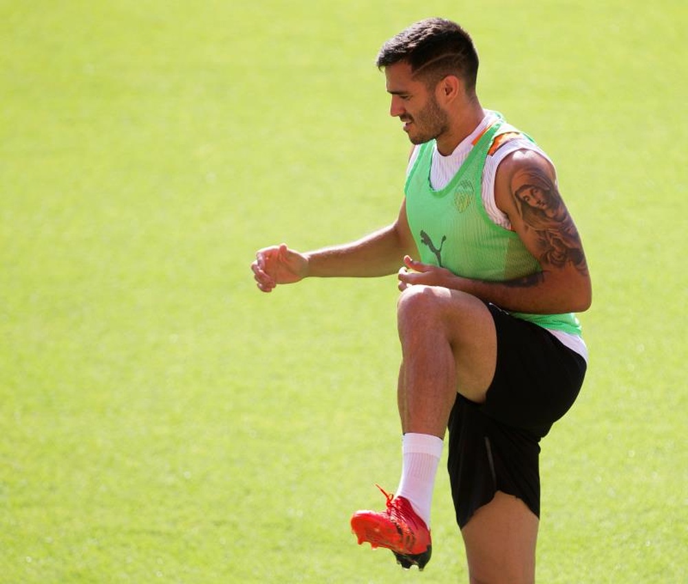 Maxi, Soler y Correia, bajas ante el Betis. EFE