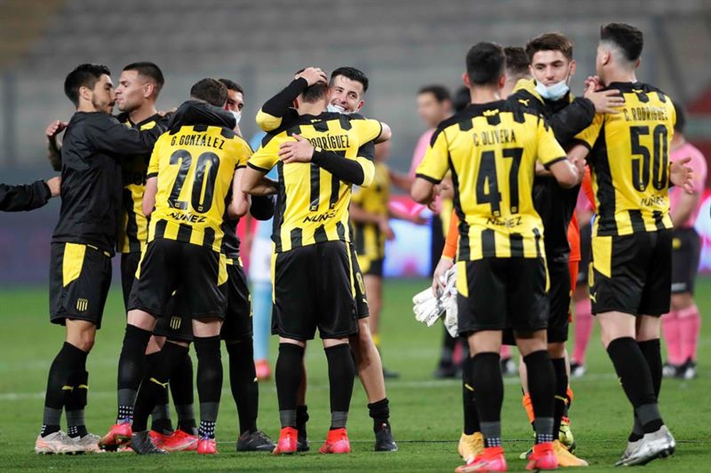 El Peñarol-Nacional acapara todas las miradas. EFE