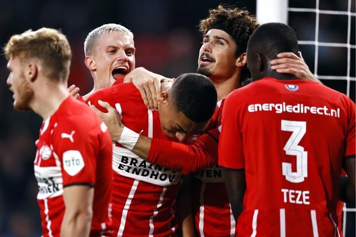 El PSV remonta para reconducir el rumbo y presionar al Ajax