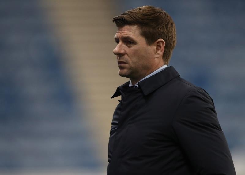 Steven Gerrard vería con buenos ojos hacerse cargo del Aston Villa. EFE/EPA/Archivo