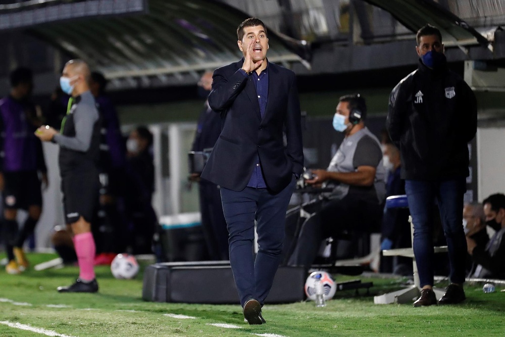 Rescalvo, de Emelec, puede salir campeón. EFE