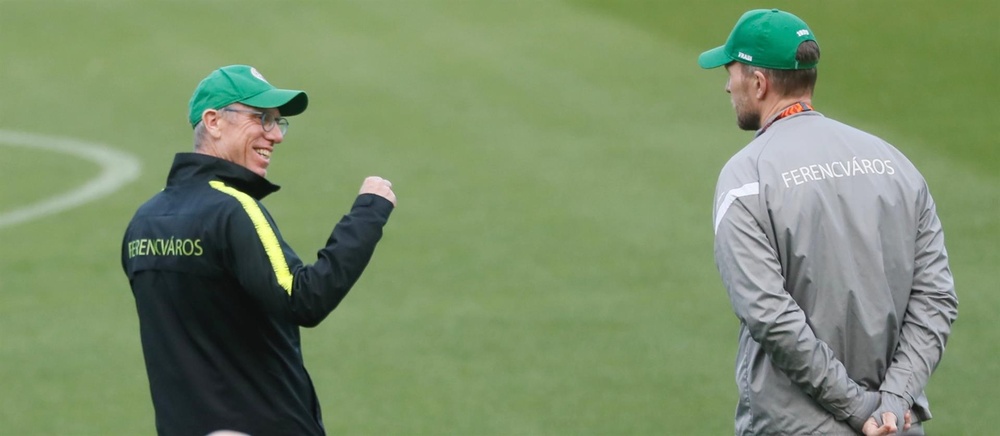 Stöger espera que su equipo se lleve algún punto del Villamarín. EFE