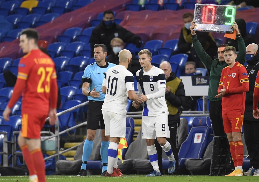 La IFAB no quiere descansos más largos. EFE