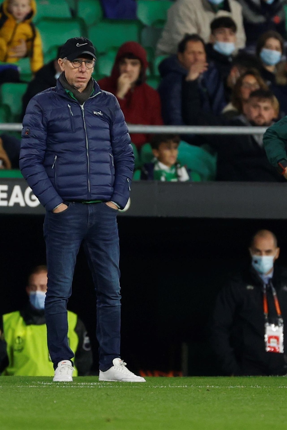 Peter Stöger analizó la derrota en Sevilla. EFE