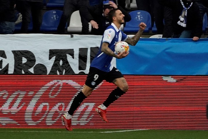 Joselu atrapa a Javi Moreno como goleador del Alavés en Primera