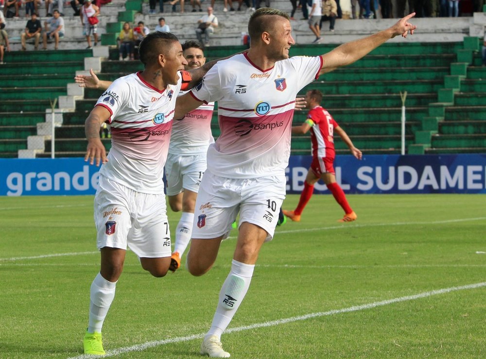 Monagas goleó a Estudiantes de Mérida (4-1). EFE
