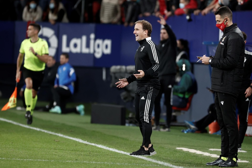 Osasuna pone a prueba la ilusión del San Agustín. EFE