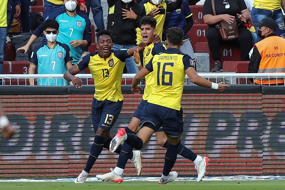 Ecuador confirmó las bajas de Reasco y Castillo. EFE
