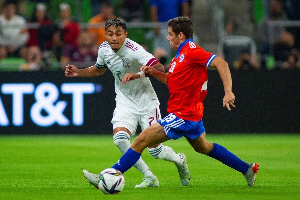México y Chile empataron en un amistoso. EFE