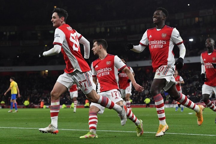 Nketiah fija el rumbo del Arsenal hacia las semifinales