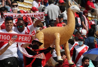 Perú podrá tener público, aunque deberá estar vacunado. EFE