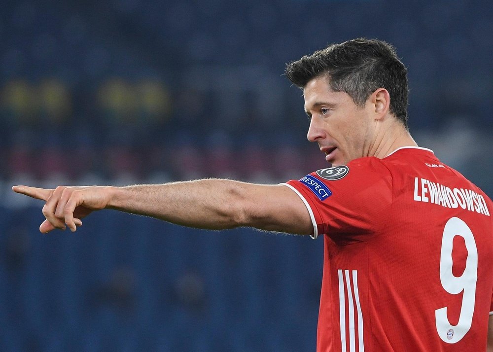 El Bayern de Lewandowski sigue en la cima. EFE