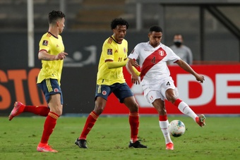 Colombia y Perú se la jugarán en un duelo decisivo para el Mundial. EFE
