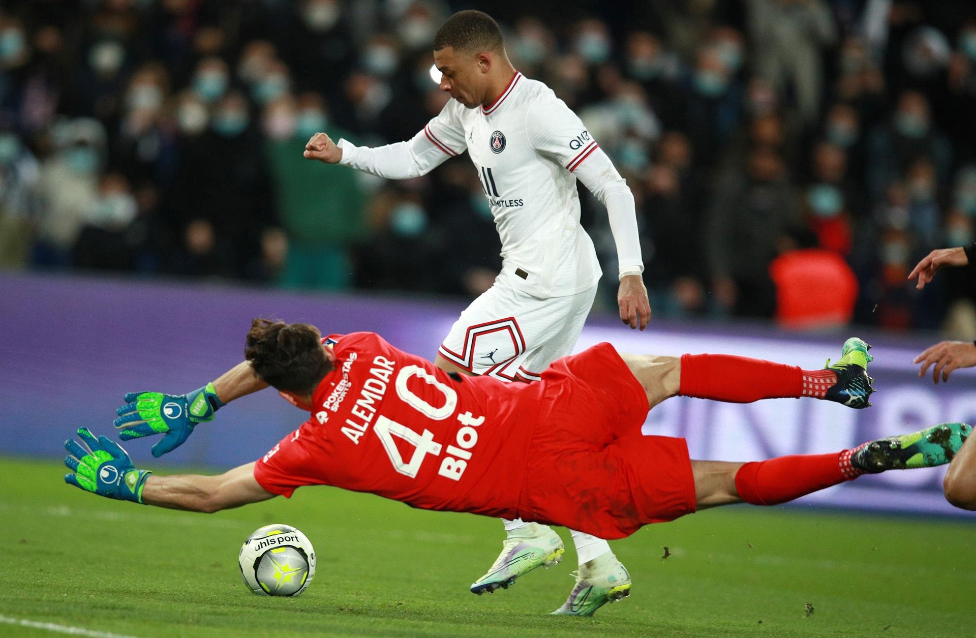 Aficionados, prensa, vestuario... las grietas del PSG ante la Champions