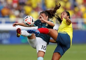 Colombia y Argentina Femenina empataron a dos. EFE