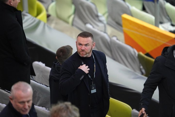El Everton le ofreció a Rooney sustituir a Benítez, pero se hizo entrenador por el United