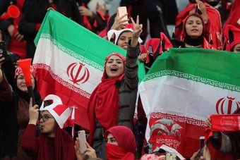 Irán niega la entrada a 2.000 mujeres ante Líbano. EFE