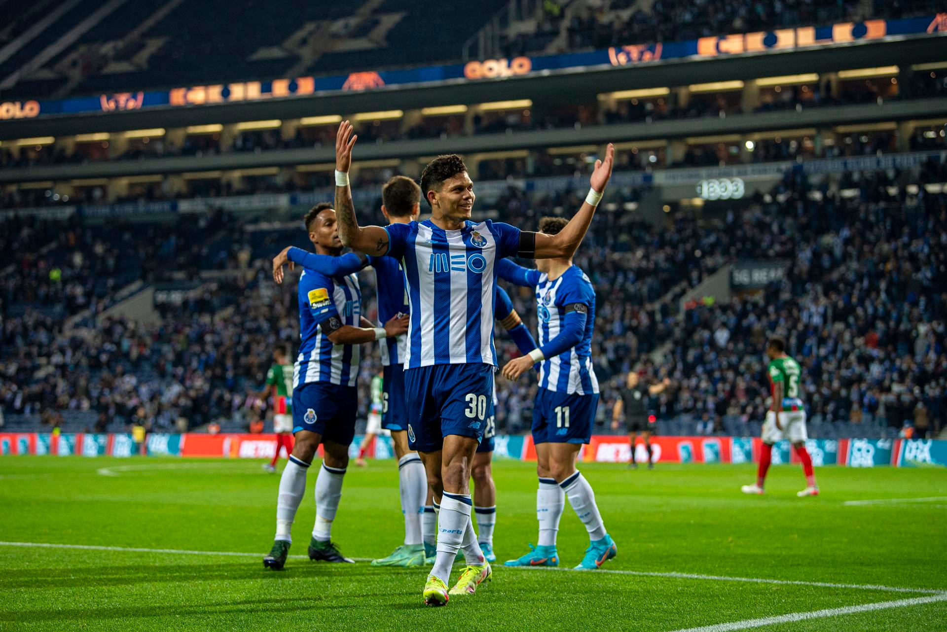 El Oporto, a por el récord y el Sporting no desiste