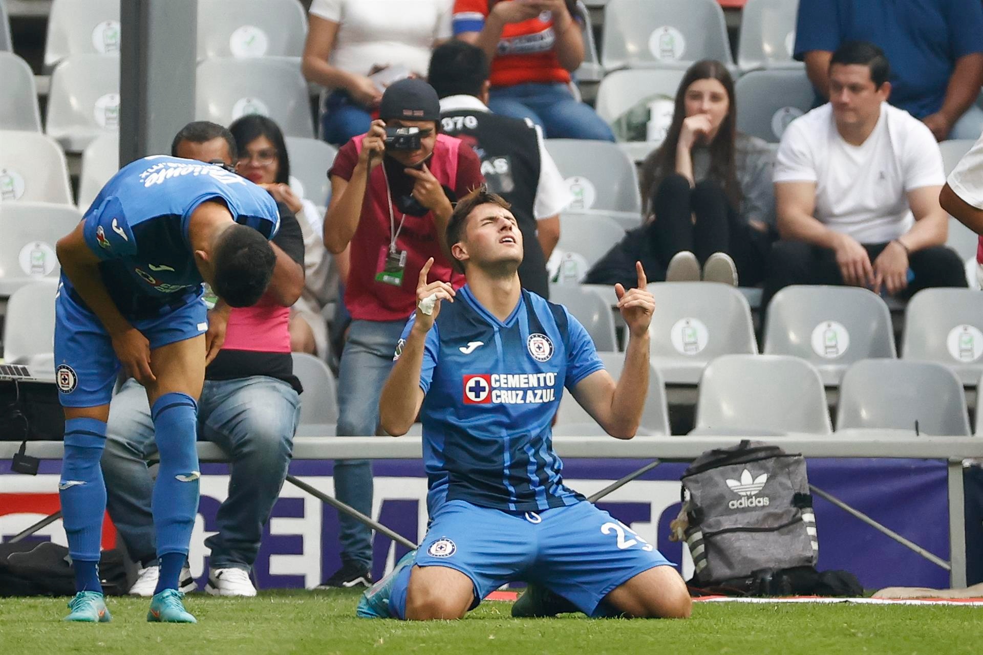 Cruz Azul se impone a Atlas y le roba la cuarta plaza