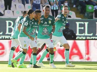 El ecuatoriano Ángel Mena rescata un empate para León ante Querétaro. EFE