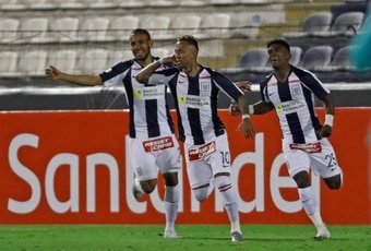 El 'Clásico Peruano' se salda con paliza de Alianza Lima. EFE