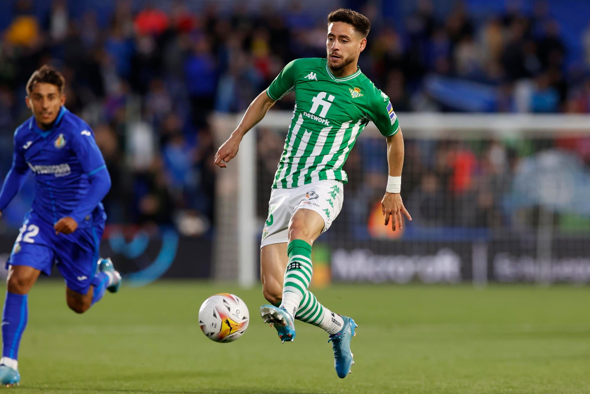 Álex Moreno, centenario en el mejor año de su carrera. EFE