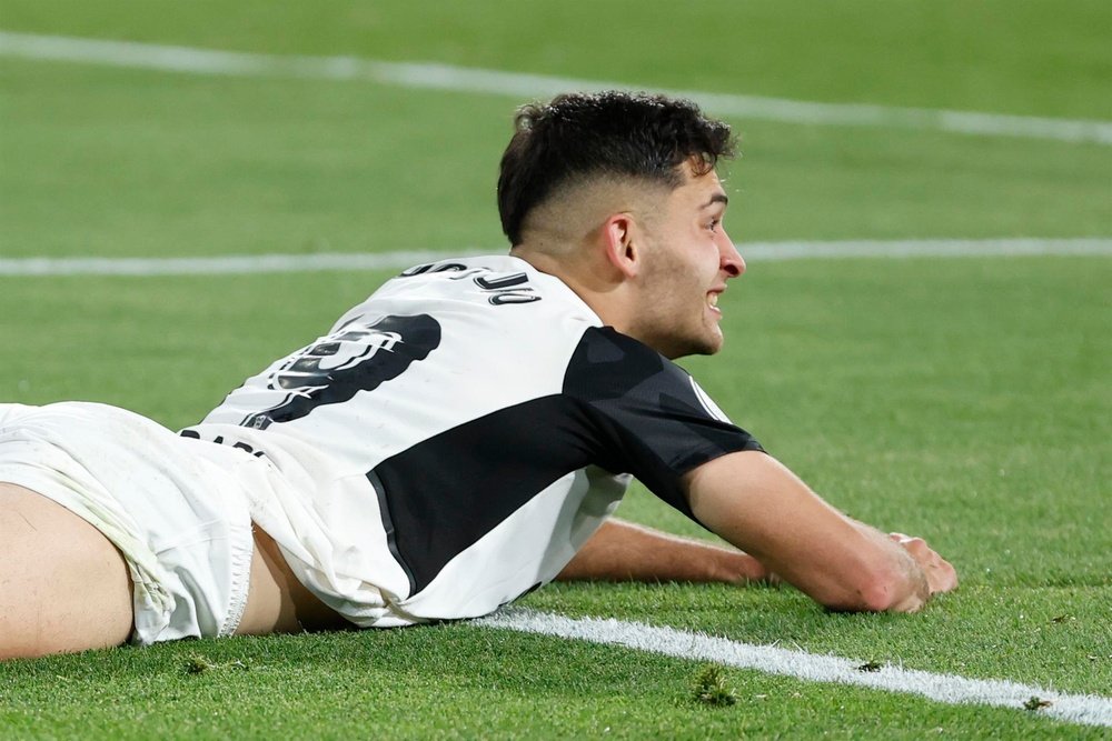 Hugo Duro seguirá en el Valencia. EFE