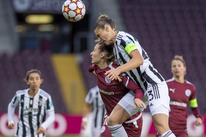 Marta Peiró está de vuelta para marcarle goles a su enfermedad