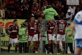 Flamengo aparcó su crisis. EFE