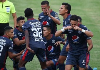 Motagua pega primero en la final del Clausura del fútbol en Honduras. EFE