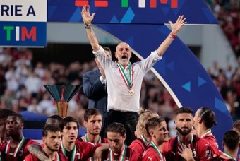 A Pioli le robaron la medalla de campeón de la Serie A. EFE