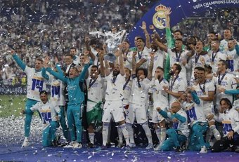 Florentino empató a Santiago Bernabéu con seis Copas de Europa. EFE