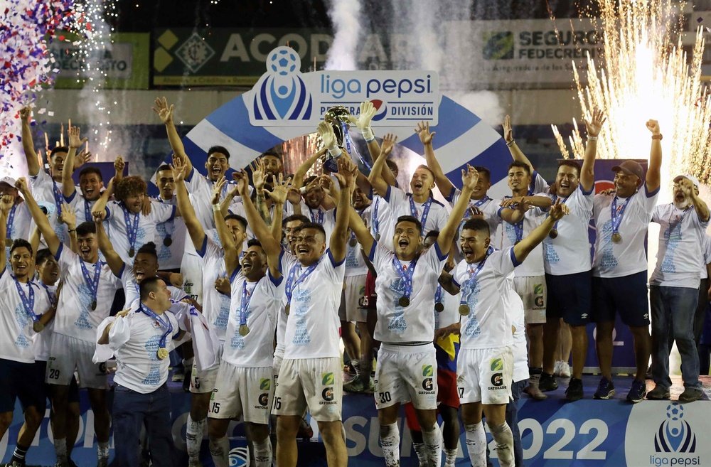 Alianza conquista su corona 17 y el bicampeonato ante Águila en El Salvador. EFE