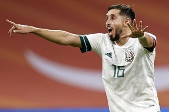 Las bajas de Raúl Jiménez, Herrera y Luis Suárez marcan el México-Uruguay. EFE
