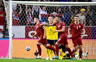 Serbio venció por 0-1 a Suecia. EFE