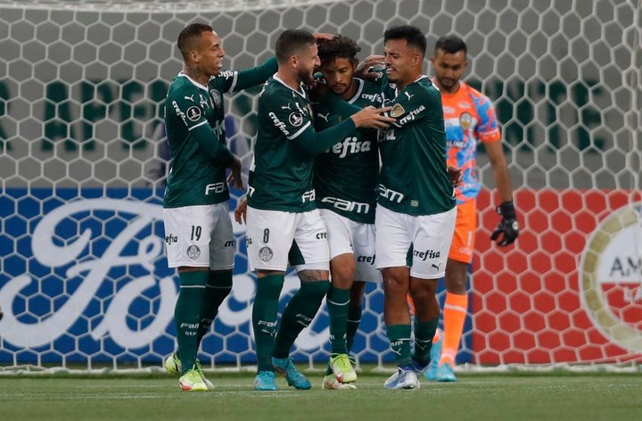 Palmeiras se enfrenta a Coritiba para mantener el liderato